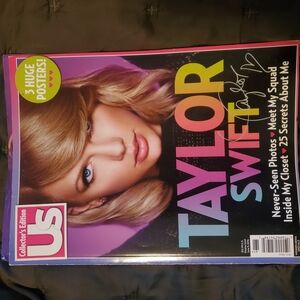 Taylor Swift US Collectors Edition includes 3 posters